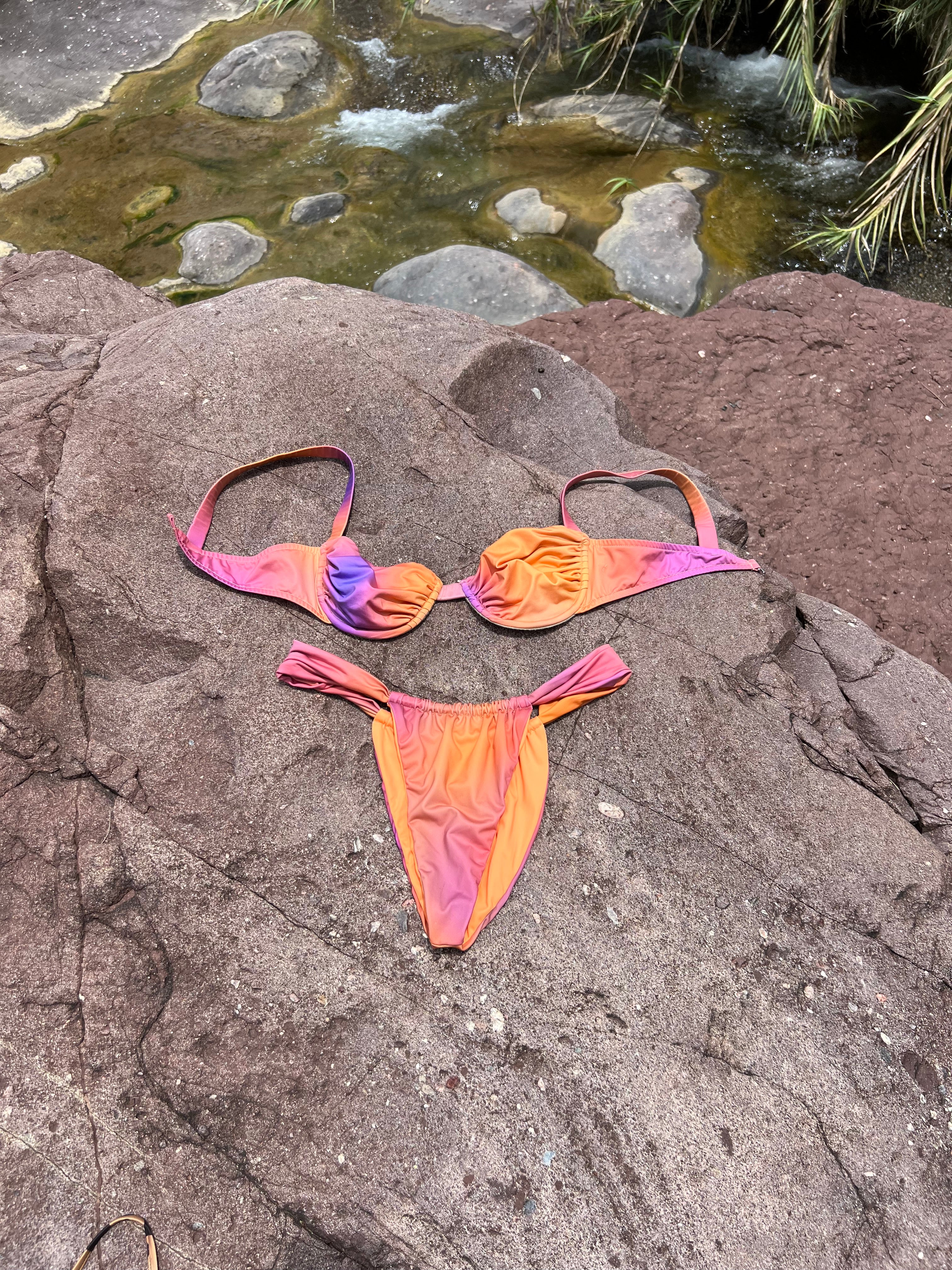 Bikini Concha Sunset