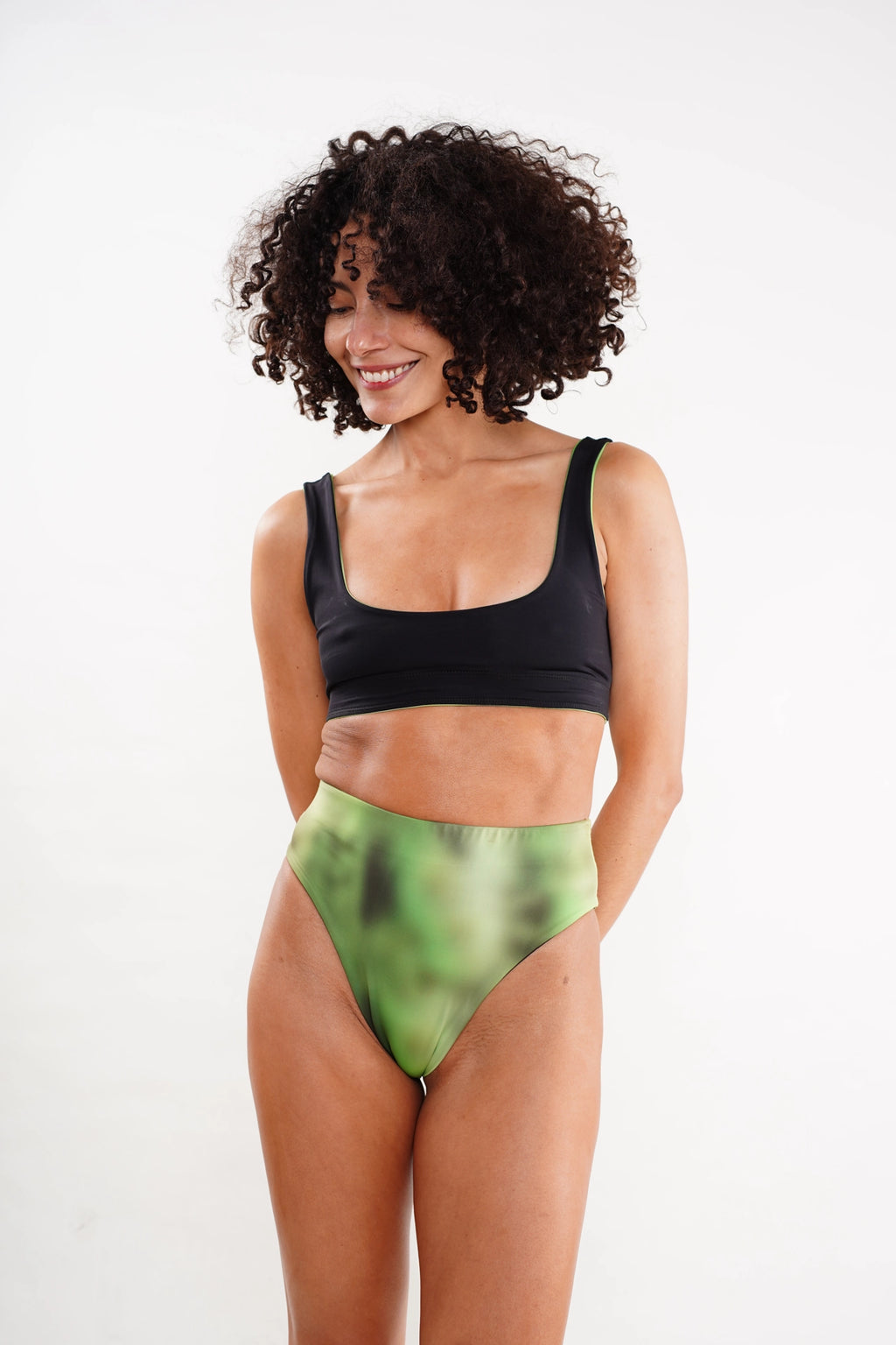 BOTTOM LAGUNA BLURRED FROG