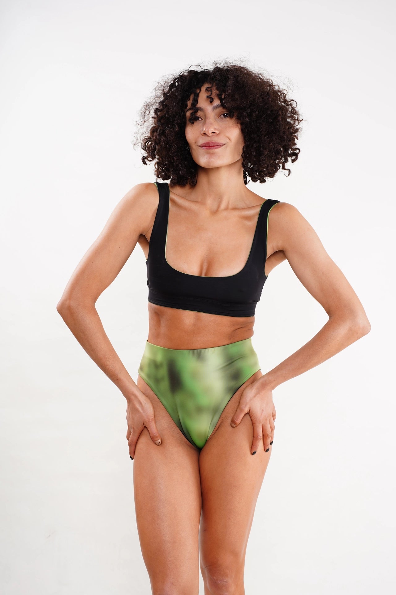 TOP LAGUNA BLURRED FROG