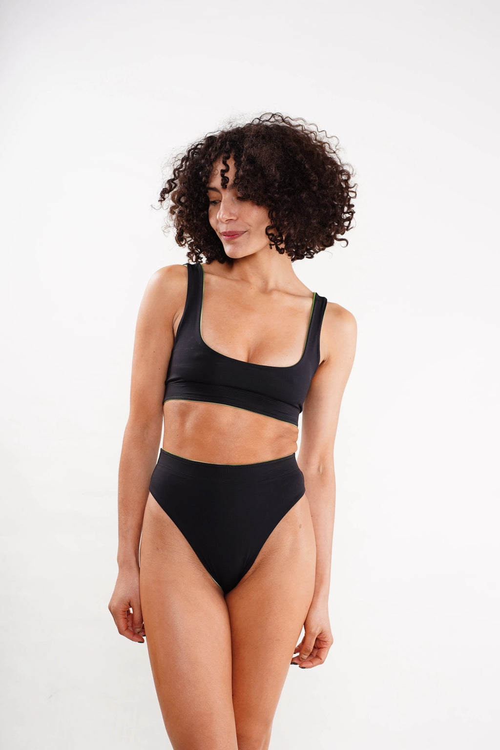 BOTTOM LAGUNA BLURRED FROG