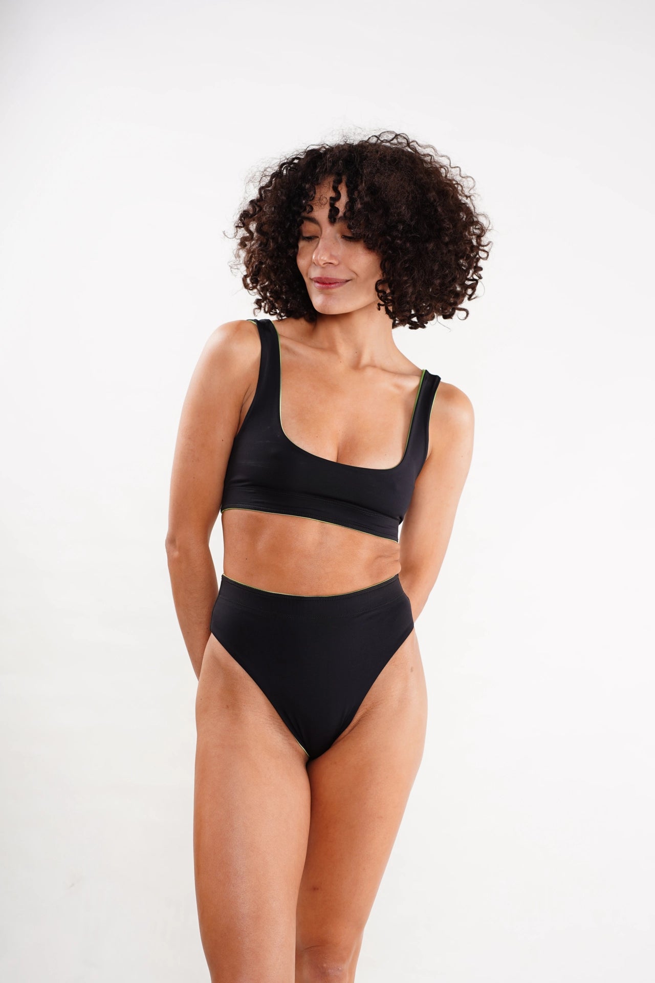 TOP LAGUNA BLURRED FROG